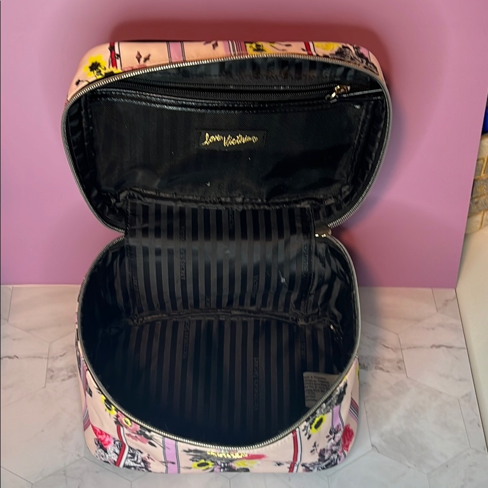 Victoria's Secret Pink Cosmetic Bag Floral Design - Picture 5 of 7